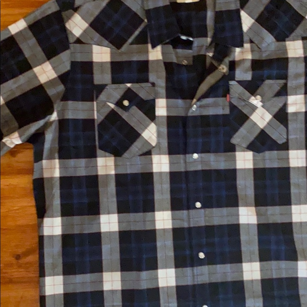 Levi’s men’s short sleeve button down brand new
